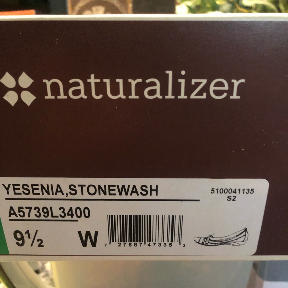 NaturalizerWomen’s ‘Yesenia’ SuedeMesh Casual Shoe - Picture 12 of 12